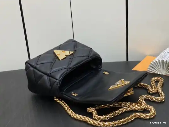First bag ru VUITTON Pico LOUIS GO-14-15*10*6.5cm 0526